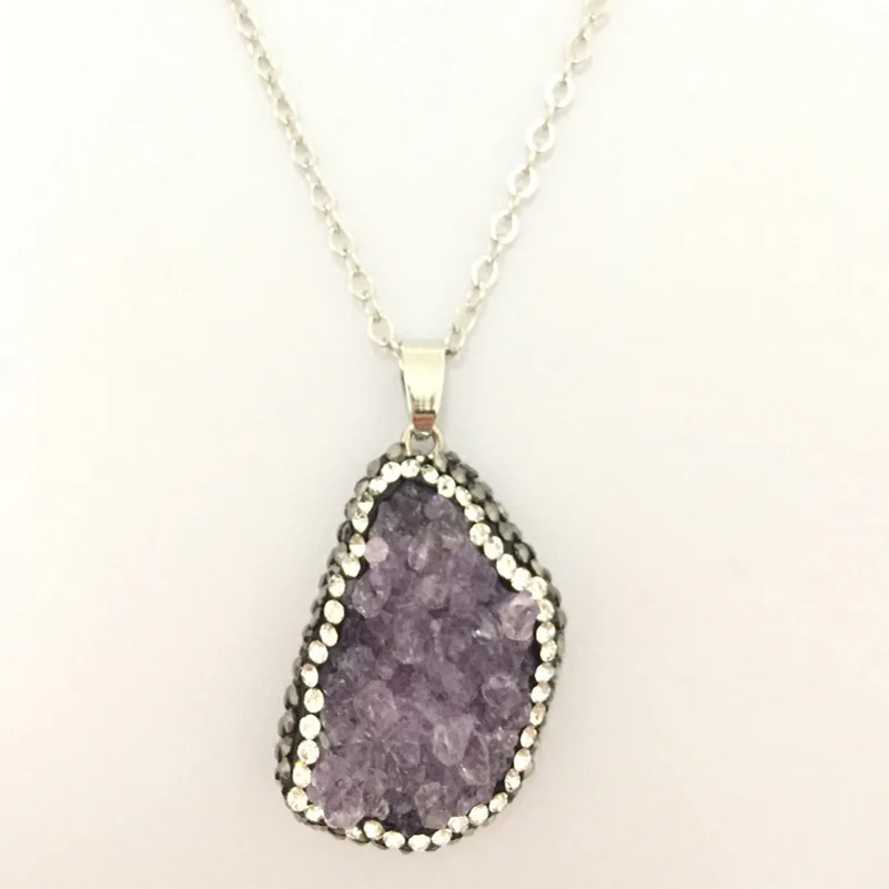 

1PC Natural Amethysts Necklace Raw Rock Druzy Shiny Stone Pendant with Crystals Around Silvertone Plating Quality Stone with 18i