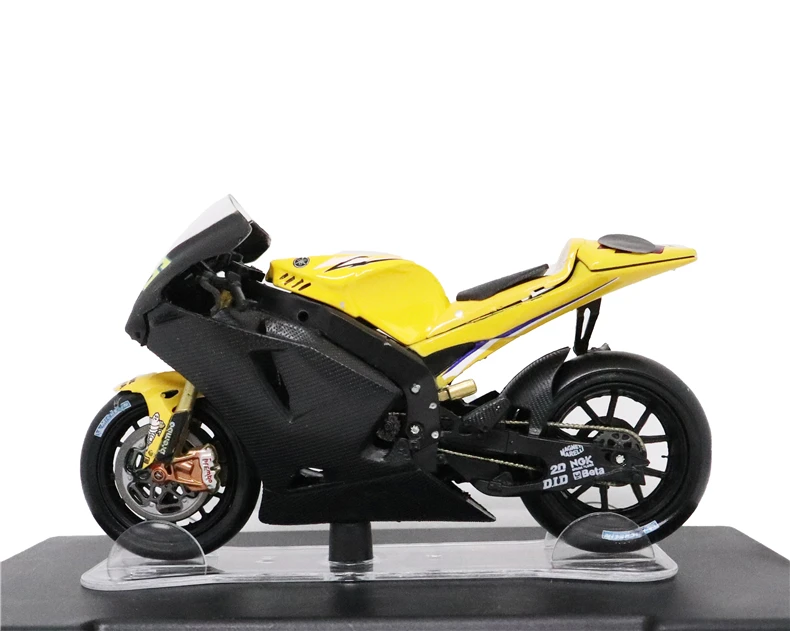 LEO модели 1/18 Honda NSR500 тест Valencia 2000 Yamaha YZR Ducati Desmosedici GP12 Aprilia RSW250 тест Jerez 1999 GP125 WC1995 - Цвет: Yamaha test 2006