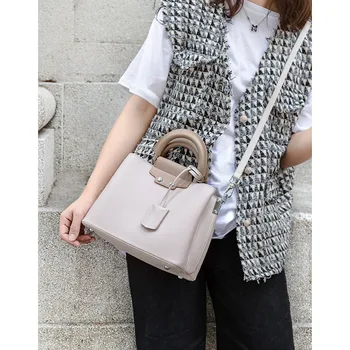 

2020 New Korean Leather Bag Fashion Simple Wild Handbag Personality Women Bag