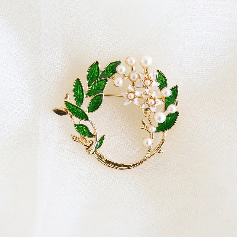 

Elegant French GIRL'S Literature And Art Cape Jasmine Flower Leaf Pearl Vintage Brooch Vintage Brooch Corsage Bag