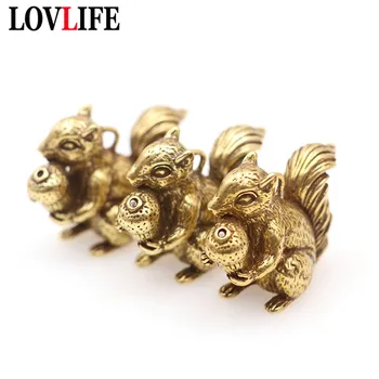 

Solid Brass Squirrel Hold Nut Figurines Car Keychains Pendants Pure Copper Animal Key Chain Rings Hangings Decorations Jewelry