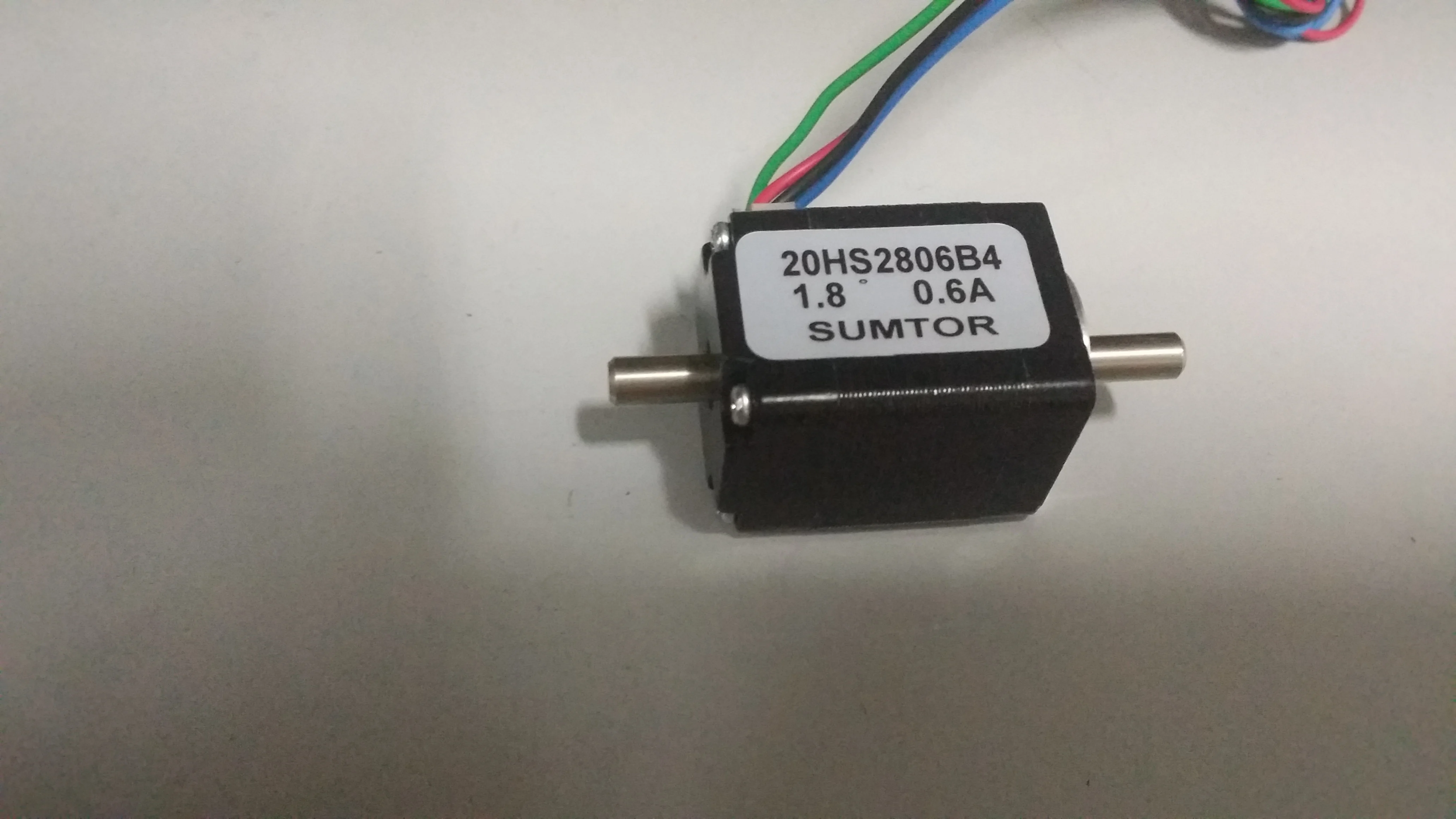 Шаговый двигатель NEMA 8 4 свинцовый шаговый 1 градусов с 4n. См удерживающий крутящий