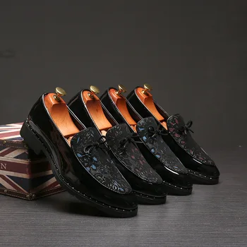 

2020 Classic Floral Print Brand Men Shoes Comfortable Wedding Party Shoes Bow Tie Sequin Flats Casual Shoes Plus Size Loafers
