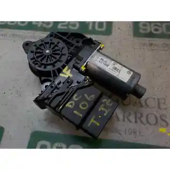 

WINDOW MOTOR REAR LEFT VOLKSWAGEN GOLF VI (5K1) Rabbit BlueMotion 0130321430 5K0959703D 18PINS [16369224]