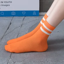 Детские носки Осенняя женская обувь со средним баррель носки для женщин ins и зимние длинные сапоги-трубы и зимние он-лайн спортивные, пропускающие воздух