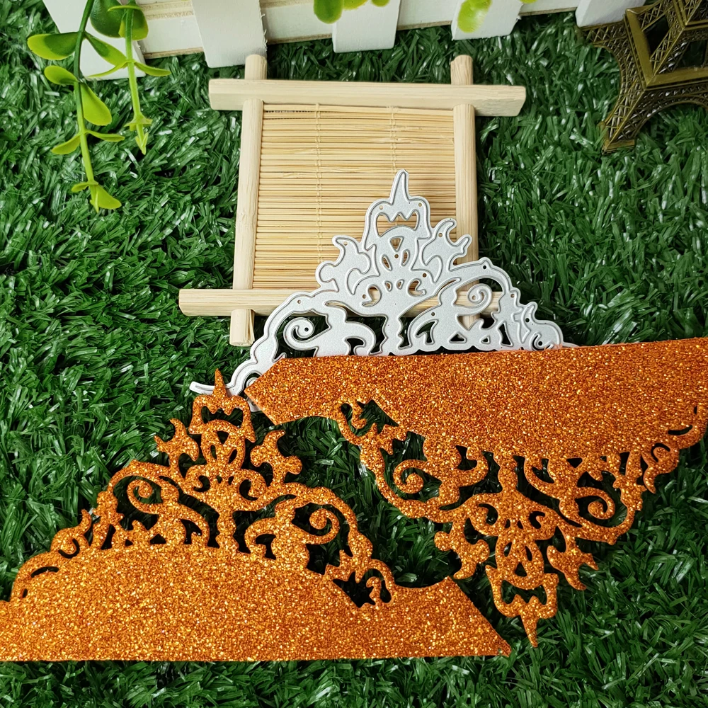 

Metal cutting Die decorated with Lace Corner Edge DIY Technology of cut-and-paste Book Corner template Photo album Card Paper