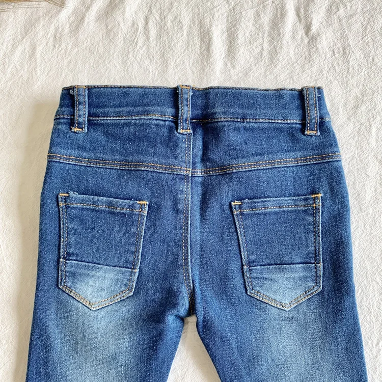 Джинсы для маленьких девочек, г. Осенние мягкие рваные джинсовые штаны милые Узкие Синие леггинсы с бахромой для детей от 1 до 4 лет