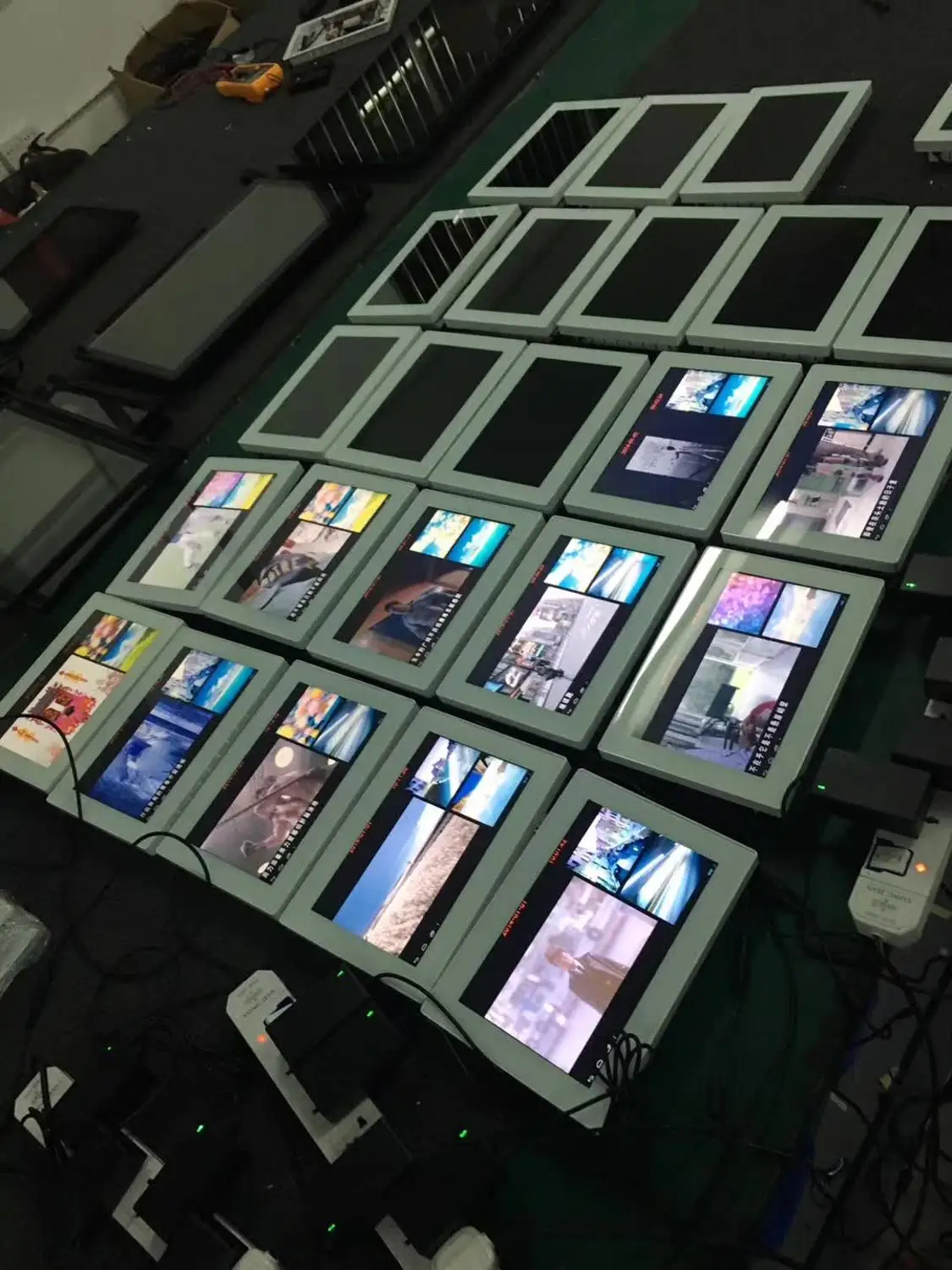 

Customize 15.6 17 18 19 22 24 27 28 32 38 40 43 49 inch Multi function LCD Display touch screens with pc buit in