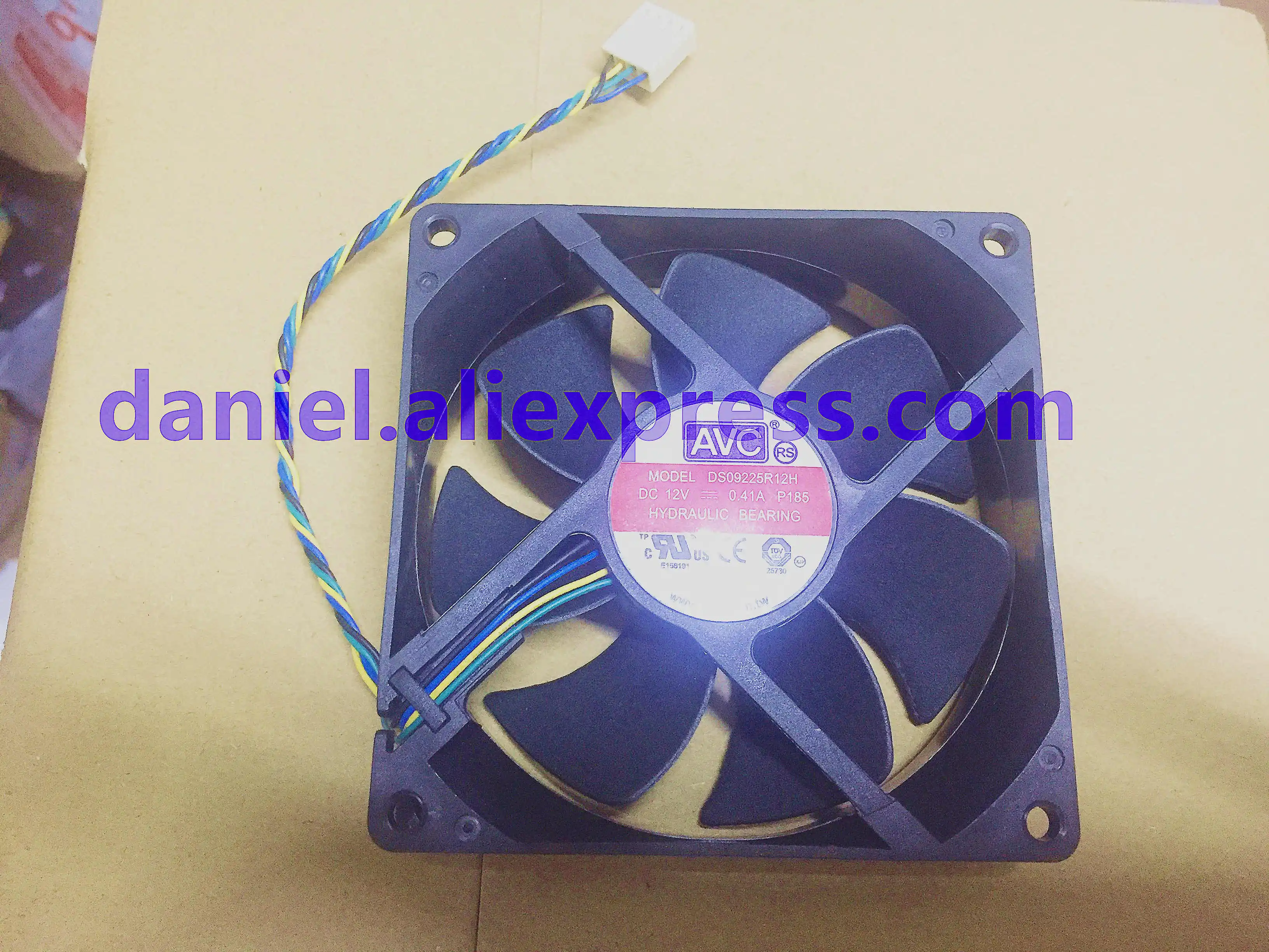 

Original DS09225R12H/DASD0925R2H 12V 0.41A 9025 9CM chassis temperature controlled mute fan