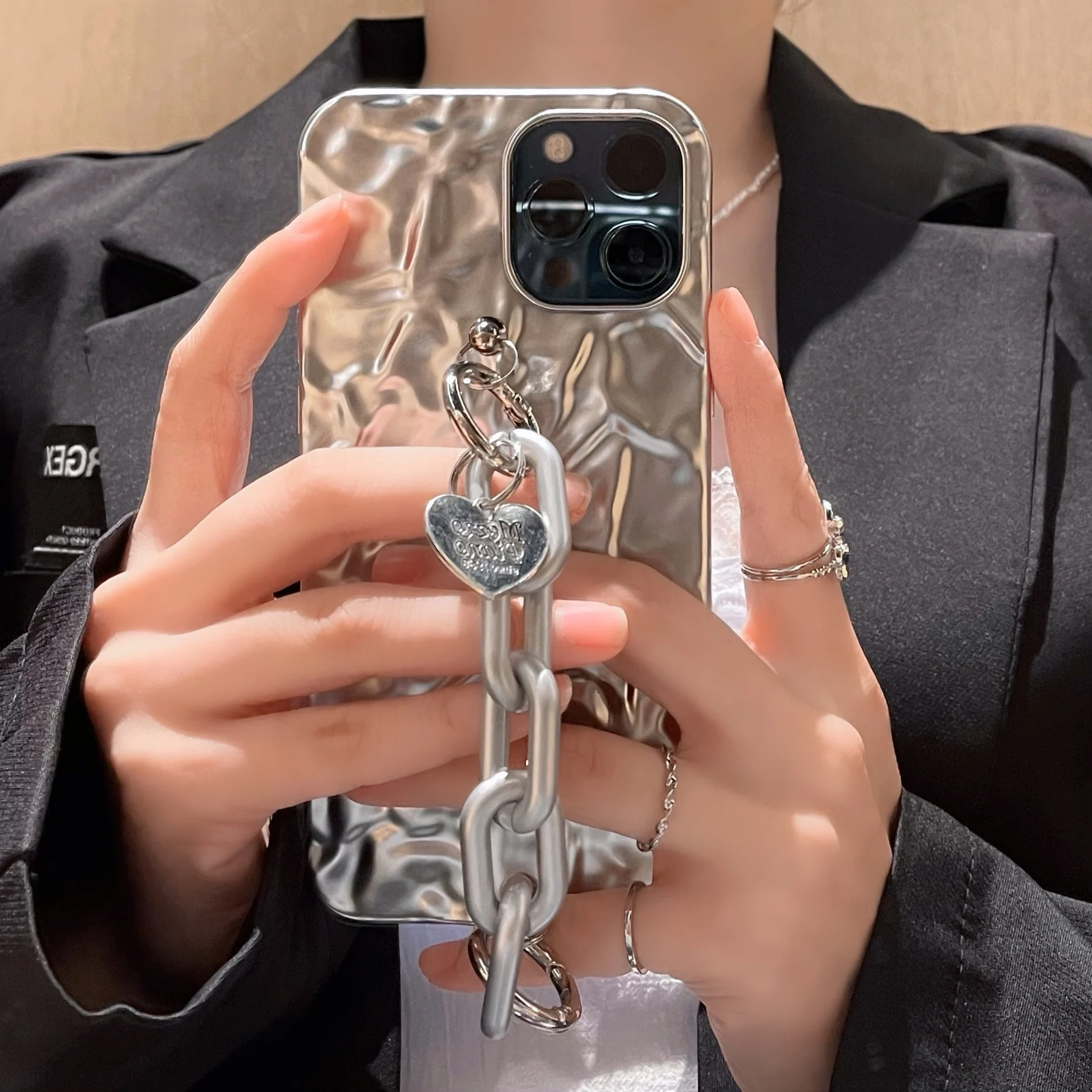 Luxury 3D Folded Silver Tinfoil Bracelet Phone Chain Case For iPhone 13 11 12 Pro Max X XR XS 7 8 Plus SE 2020 Soft Cover | Мобильные