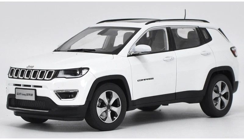 Оригинальная Авторизованная Подлинная модель 1:18 Jeep Compass литой под давлением