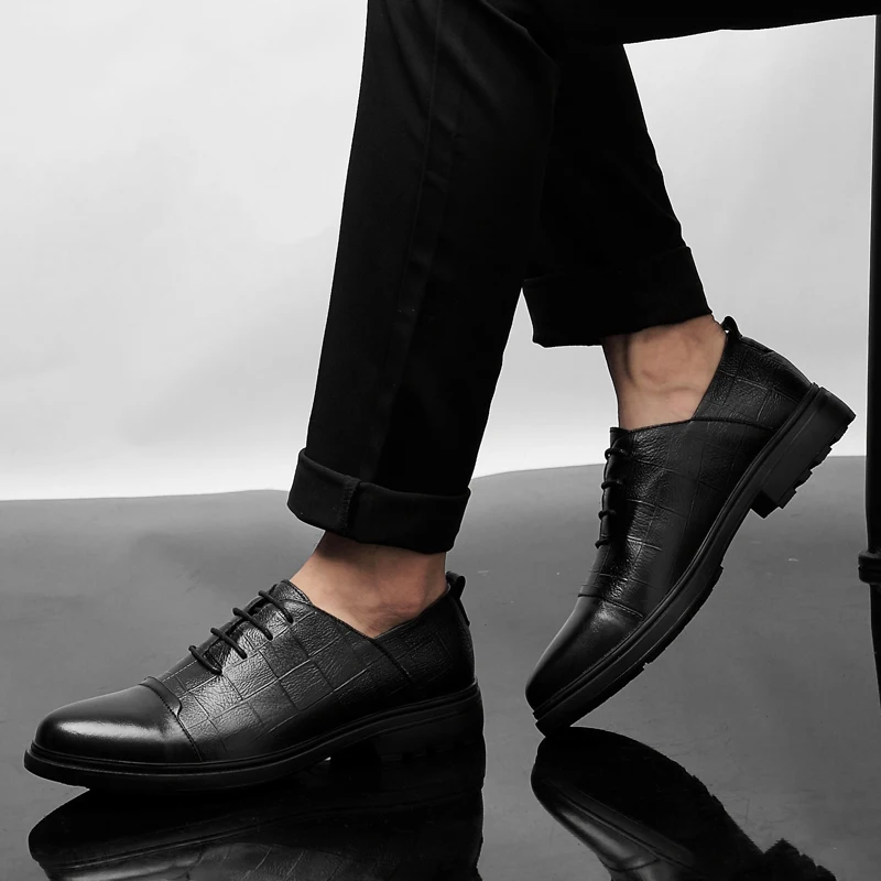 Genuine cow leather brogue business Wedding shoes men casual flat shoes vintage handmade oxford shoes for men black brown autumn