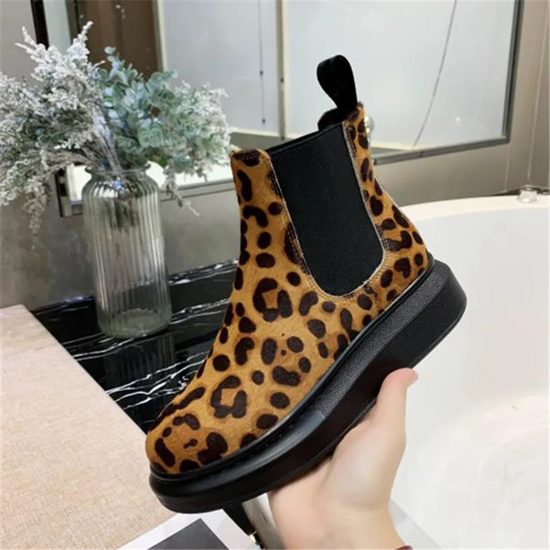 leopard Подиумные ботинки на плоской подошве и толстом каблуке; Зимние ботильоны из натуральной кожи с мехом пони; женская обувь для вечеринок; женские короткие ботинки; цвет Леопардовый, белый - Цвет: leopard