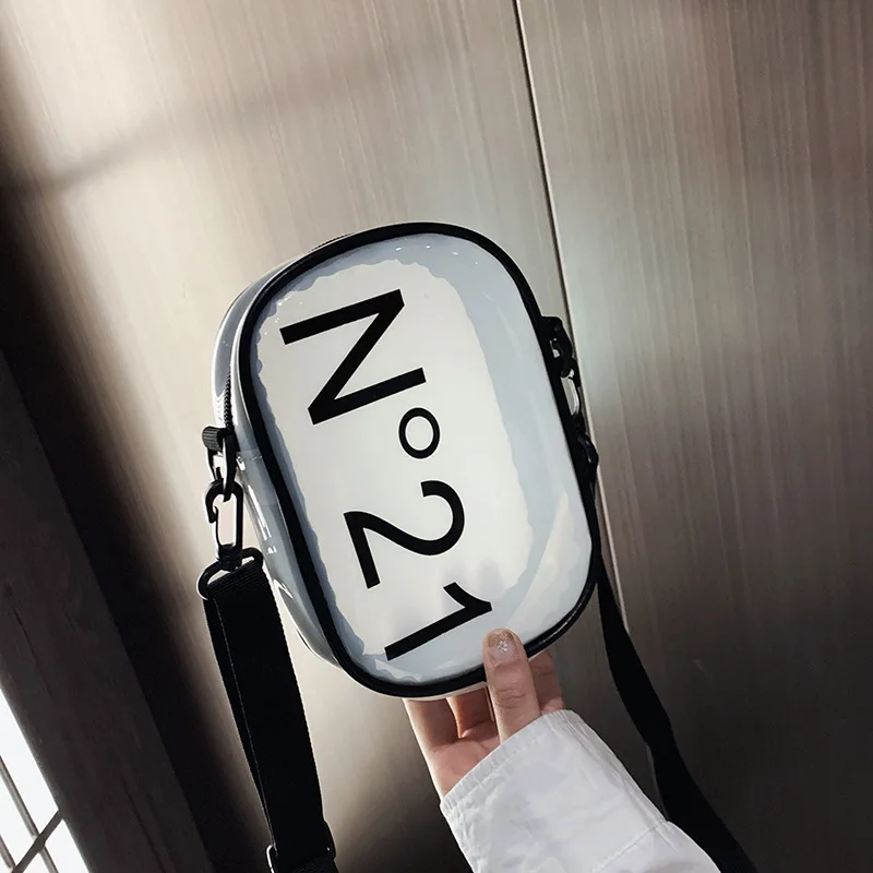 

2019 new Korean version of printed letters transparent jelly shoulder new package travel personality mobile phone coin purse bag