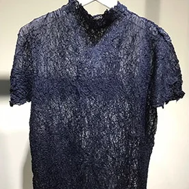Футболка с короткими рукавами; сезон лето года; стиль Issey; Короткий воротник; Черная кружевная складка - Цвет: Темно-серый