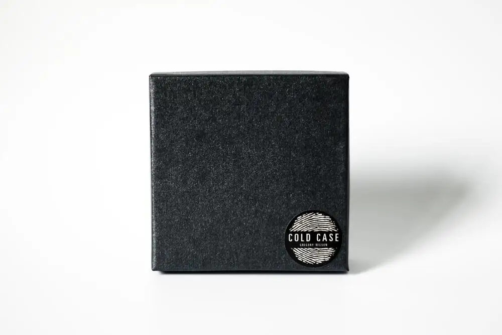 

2016 New Arrivals Cold Case (Gimmick and Instructions) magic tricks Blue or red Card magic Close Up Street card props