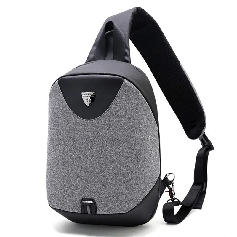 

Han Chao Fan one shoulder slant bag USB charging men's big chest bag fashion sports anti-theft bag outdoor riding bags