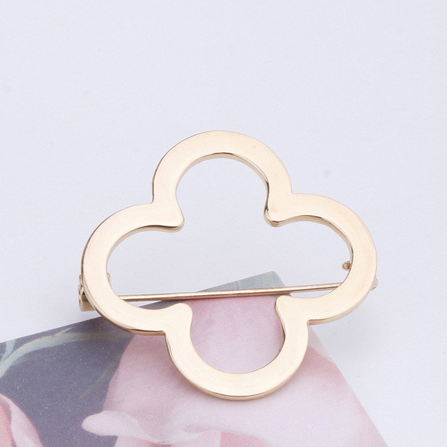 Women Pearl Female Three Pearl Shirt Brooch Scarf Sweater Cardigan Safety Paper Clip Jewelry Brooches Shirt Collar Pin