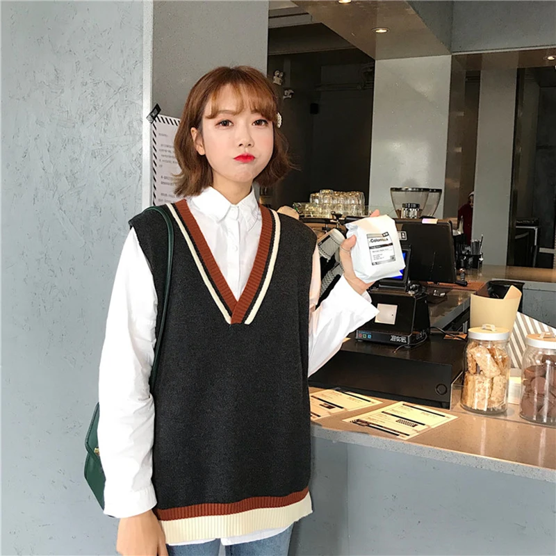 

Korean version of the winter style college style color matching V-neck knitted vest loose lazy outside warm vest girlfriend casu