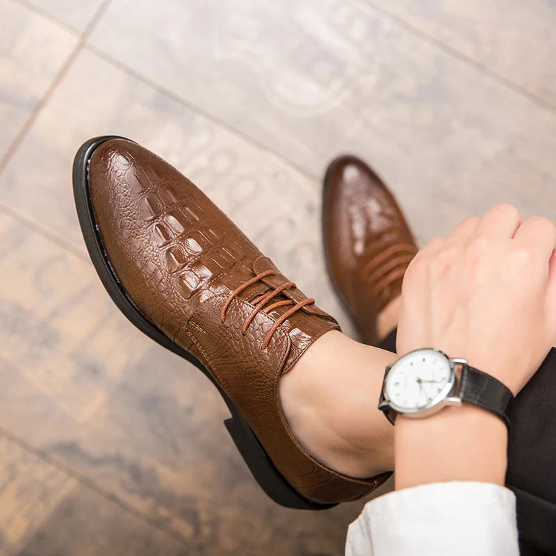 

Fashion outdoor Leather Shoes Men Formal Business Shoes Pointed Toe wedding Flats Shoes men High Quality Large size 38-48 w5