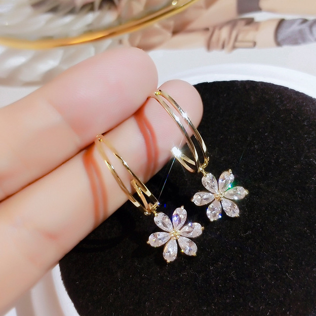 Korea Sweet Cute Flower Crystal Temperament Geometric Shiny Zircon Earrings Statement Earrings for Women Girl Pendientes