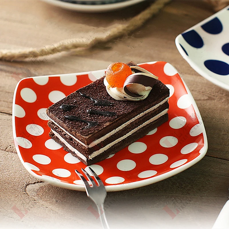 С геометрическим рисунком с изображением сыр пластин цвета слоновой кости