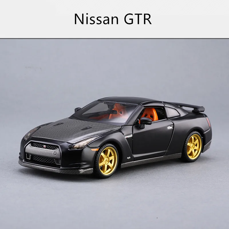 Maisto 1:24 Nissan GTR спортивный автомобиль-трансформер модель автомобиля из сплава Моделирование Украшение автомобиля коллекция Подарочная игрушка - Цвет: GTR