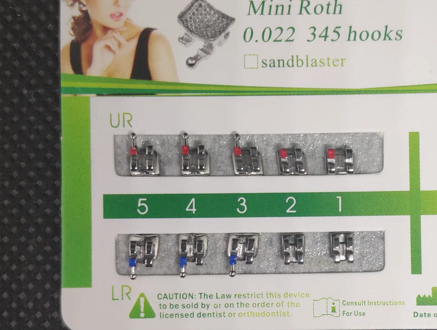 Рисунок 4 - Ортодонтические Металлические Мини-скобы Roth 022