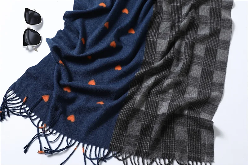 11697328273_672427820