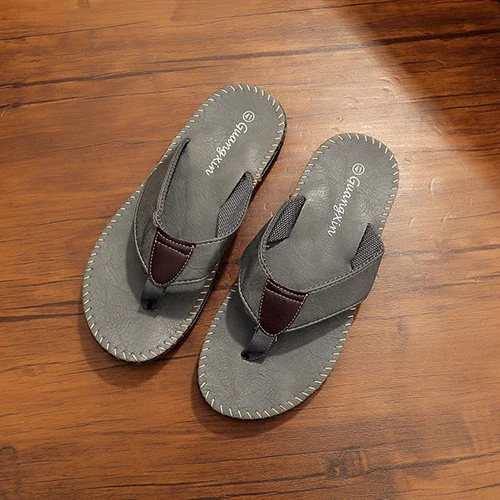 PU Leather Slippers Beach Flip Flops Breathable Fashion Flip-Flops For Men Summer Shoes Causal Sandals Skid Resistance Indoor M - Цвет: Серый