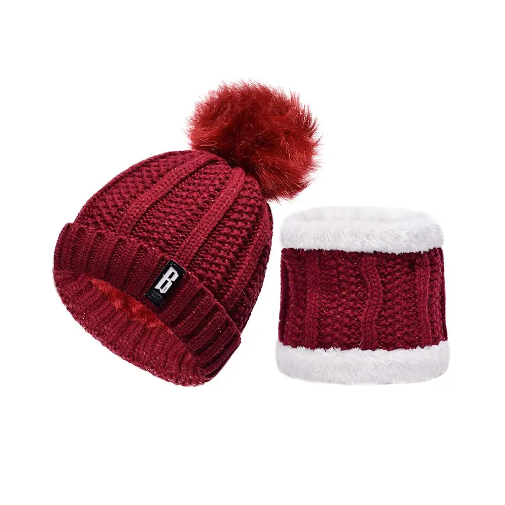 womens bobble hat and scarf
