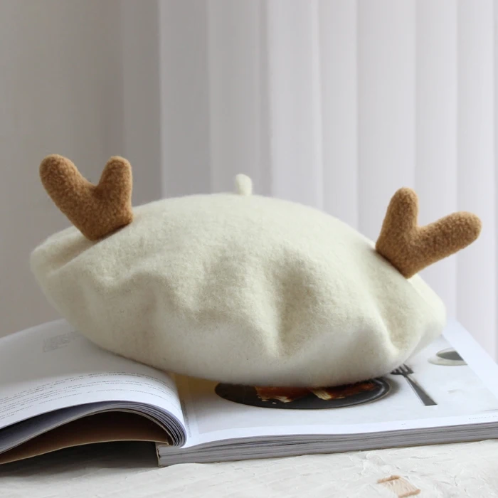Japanese Department complex Gubei Lei hat female autumn and winter pure wool lovely antlers Christmas painter bud Beret | Аксессуары для