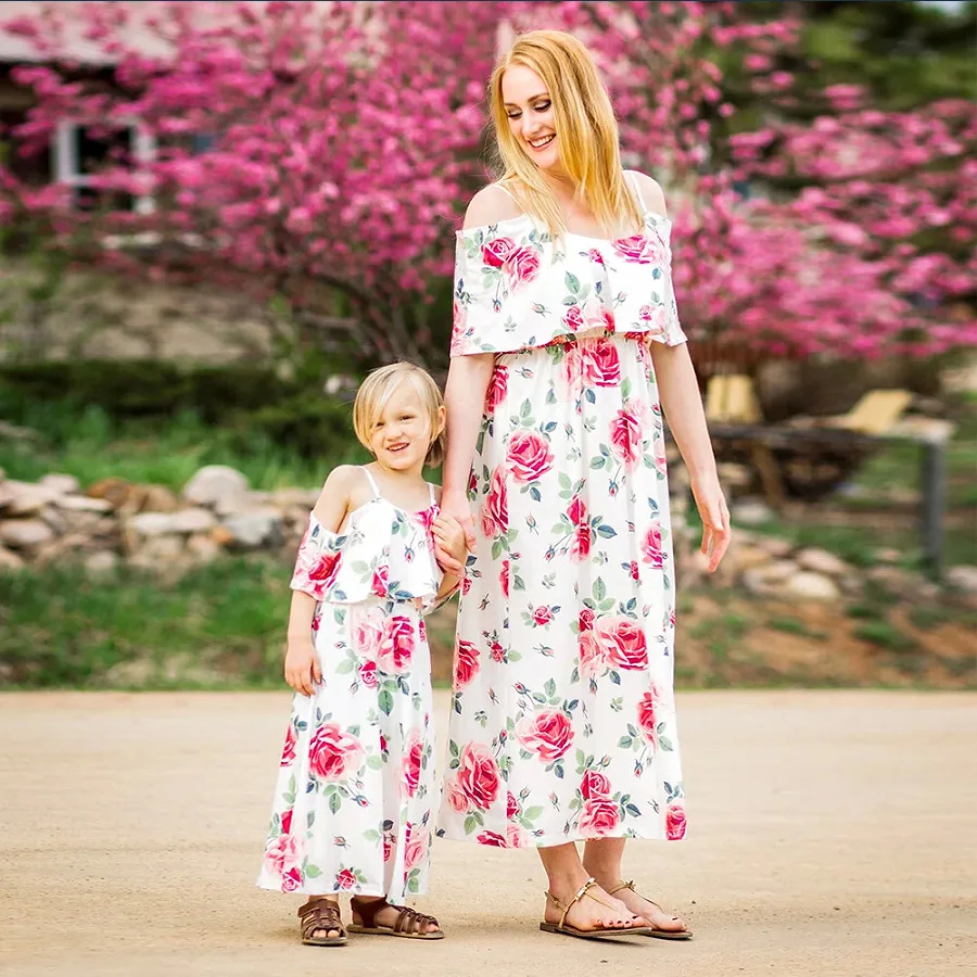 

Mom and Daughter Dress Summer Fashion Mother Daughter Matching Clothes Little Girl Floral Casual Family Look Sister Sexy Clothe