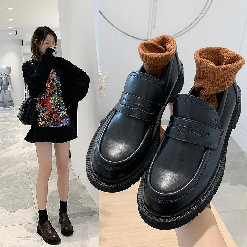 

Summer Shoes Ladies Autumn Black Flats Clogs Platform Loafers With Fur Round Toe British Style Female Footwear Shallow Mouth
