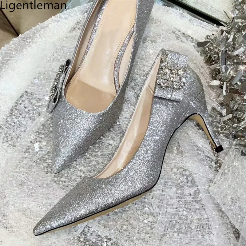Блестящие серебристые женские туфли-лодочки на высоком каблуке; коллекция года; сезон весна-осень; Новинка; блестящие женские туфли с закрытым носком, украшенные искусственными бриллиантами и бантом