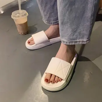 

2020 New bei europfine Simple Ins Harajuku Lovers Slippers Wild Outer Wear Thick Sponge Cake Sandals and Slippers Men and Women