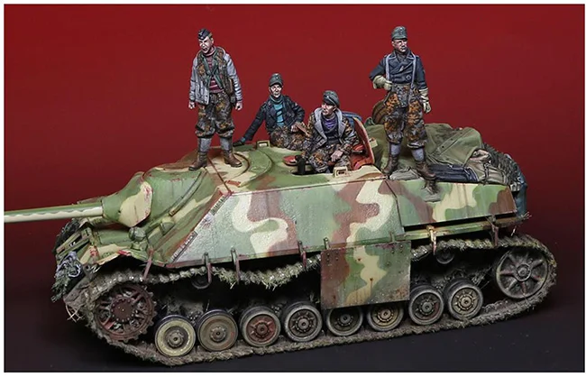 Новая несобранная коллекция 1/35 года древний воин включает в себя 4 фигурки (без