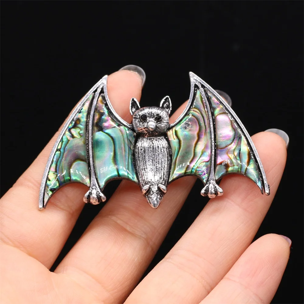 

Vintage Bat Shape Metal Brooches Alloy Pins for Fashion Alloy Dress Coat Jewelry Accessory Women's Brooch Gifts