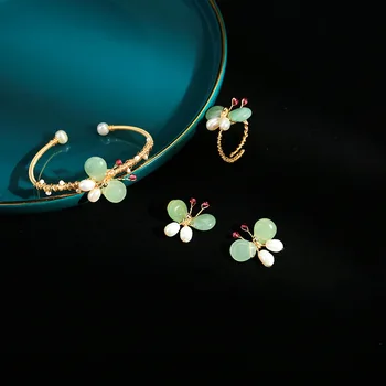 

Hand Wrapped Freshwater Pearl Butterfly Jewelry Set Women Cute Gold Color Crystal Wedding Stud Earring Ring Bracelet Set TZ001