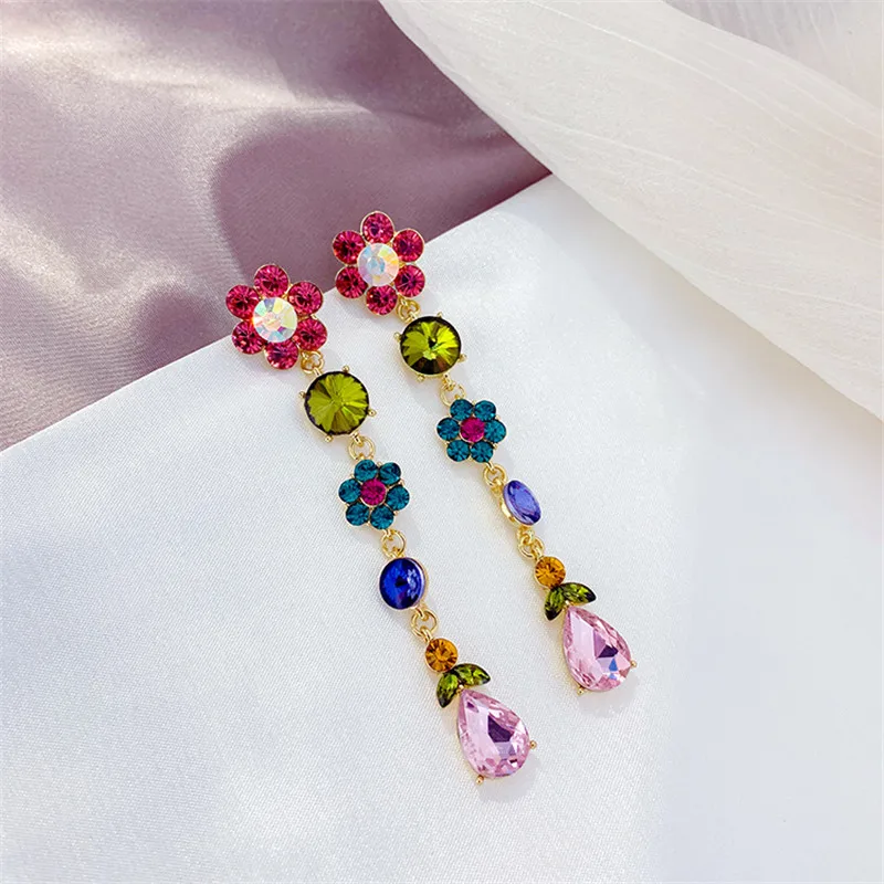 FYUAN, корейский стиль, розовые серьги в форме капель воды, маленькие серьги в виде цветка для женщин, Bijoux, Длинные свисающие серьги с красными и синими кристаллами, массивное ювелирное изделие