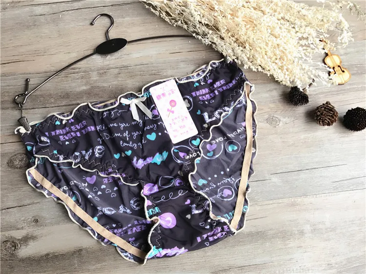 Hot Sale Milk Silk Satin Seamless Panties Women Ruffle Panties Cute Girls Crotch Cotton Briefs Plus Size Lingerie Tangas - Цвет: deep gray