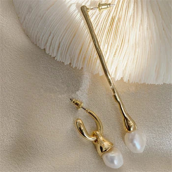 

AOMU 2020 Trend Natural Freshwater Pearl Gold Earrings Long Bar Irregular Earrings Vintage C Shape Asymmetric Earrings 2020