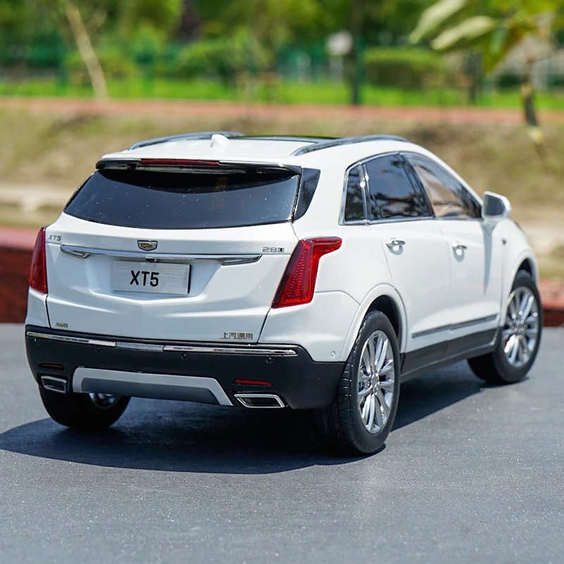 Авторизованный подлинный 1/18 масштаб CADILLAC XT5 SUV белый литой автомобиль модель на день рождения/Рождество подарок, коллекция