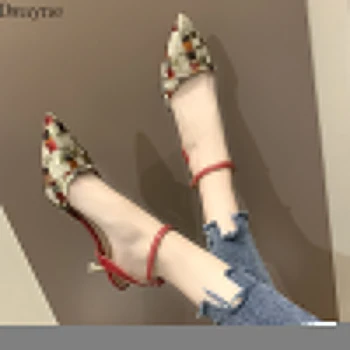 

2020 spring new style pointed toe and small grid small fresh word buckle mid heel shoes women