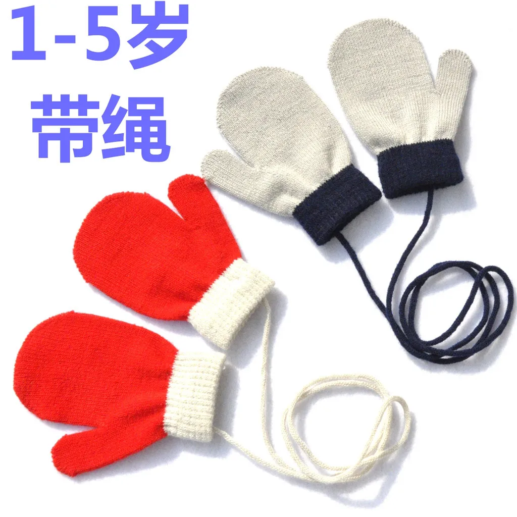 Зимние вязаные перчатки для маленьких мальчиков и девочек; теплые Полосатые варежки с длинными пальцами; перчатки для детей; детские перчатки с подвеской на шее
