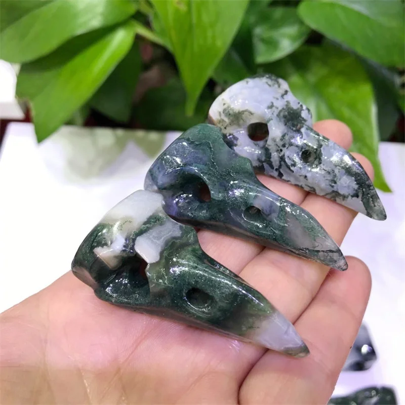 

Natural Hand-carved Moss Agate Raven Skull Mineral Crystal Bird Head Statue Animal Room Decoration 1pcs