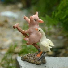 

Simulated Pig Model Farm Animal Creative Resin Pig with Chicken Figurines Action Figure Educational Toys for kids Home Decor
