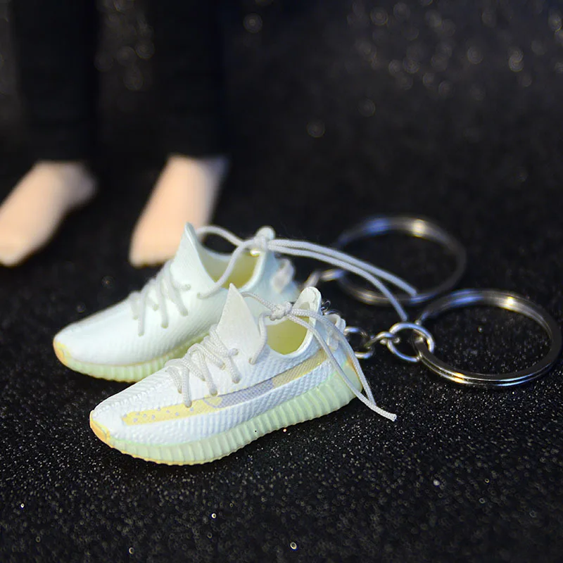 3D Mini Yeezye Sneaker Keychain Shoes Model Backpack Pendant For Boyfriend Birthday Party Present High Quality Shoes Keyring Hot 3D Mini Yeezye Sneaker Keychain Shoes Model Backpack Pendant For Boyfriend Birthday Party Present High Quality Shoes Keyring Hot