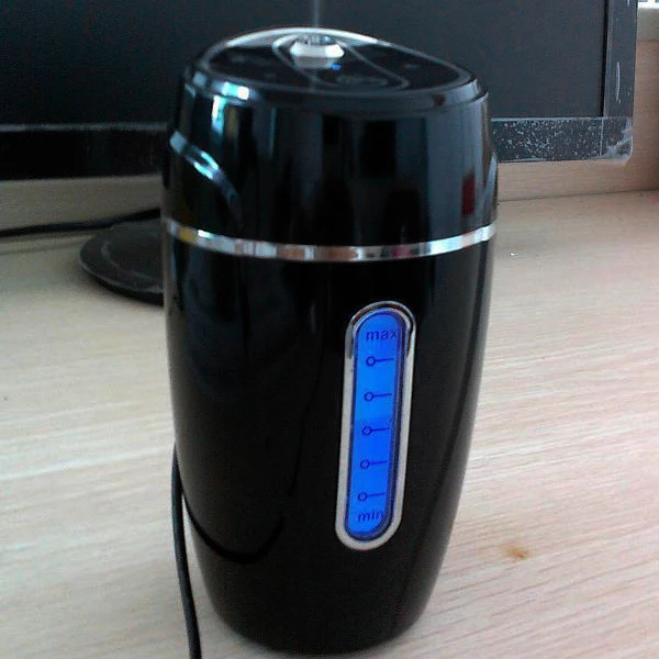 Автомобильный увлажнитель воздуха, USB, двойной увлажнитель воздуха, мини ароматерапия, машина для использования, удерживает эфирное масло