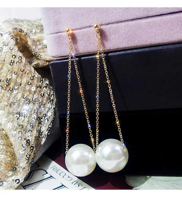 12890165586_1626211359